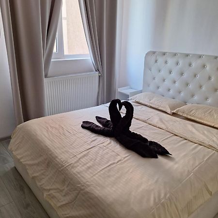 Luxury Daniel Apartament Residence Militari Roşu エクステリア 写真